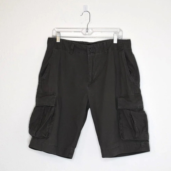 Gap Mens Cargo Shorts Sz 33 100% Cotton Oversized Pockets Khakis Outdoor Hiking - Picture 1 of 16